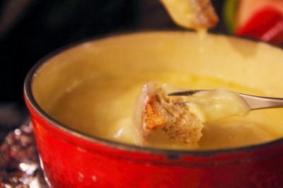 Fondue moitié-moitié – Swiss cheese fondue